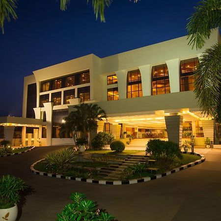 Hotel The Sunway Manor Puduččéri Exteriér fotografie
